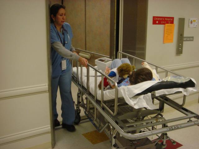 2006-03-29-40-Dax-after-surgery.JPG