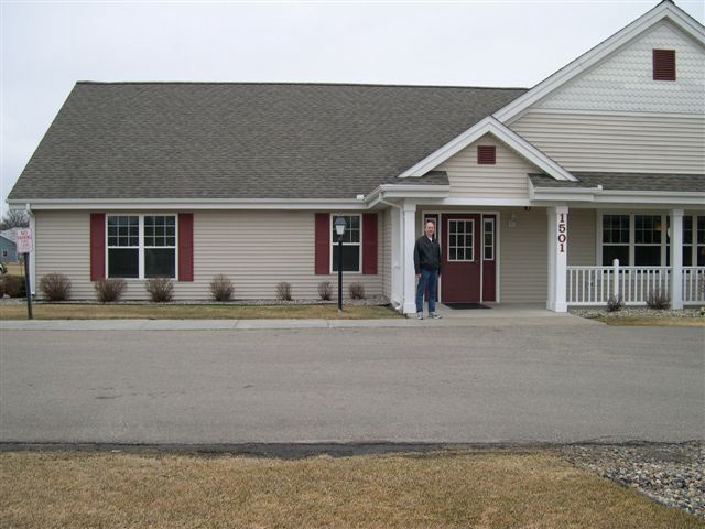 2006/04(Apr)/02(Alberts-Move-MN)/2006-04-01-0000-Alberts-New-Home-Willmar-MN.jpg