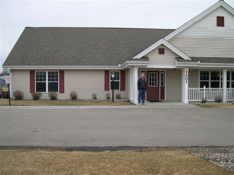 2006/04(Apr)/02(Alberts-Move-MN)/2006-04-01-0000-Alberts-New-Home-Willmar-MN.jpg