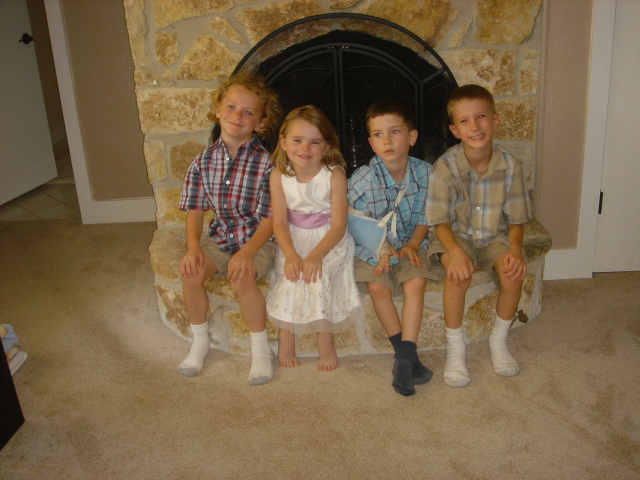2006/04(Apr)/05(Easter)/2006-04-16-01-COUSINS.JPG