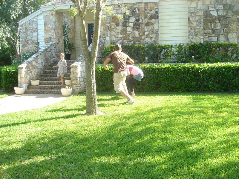 2006/04(Apr)/05(Easter)/800x600_2006-04-16-39-CASCARONES-MEXICAN-CONFETTI-EGGS.JPG