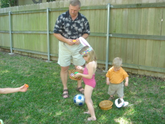 2006-04-16-32-THE-EGG-HUNT.JPG