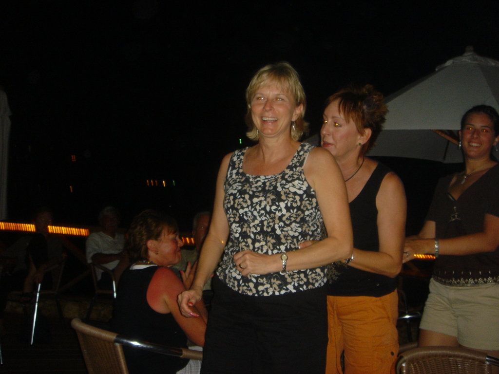2006-05-22-20-Dinner-Music-Beau-Beaus.jpg