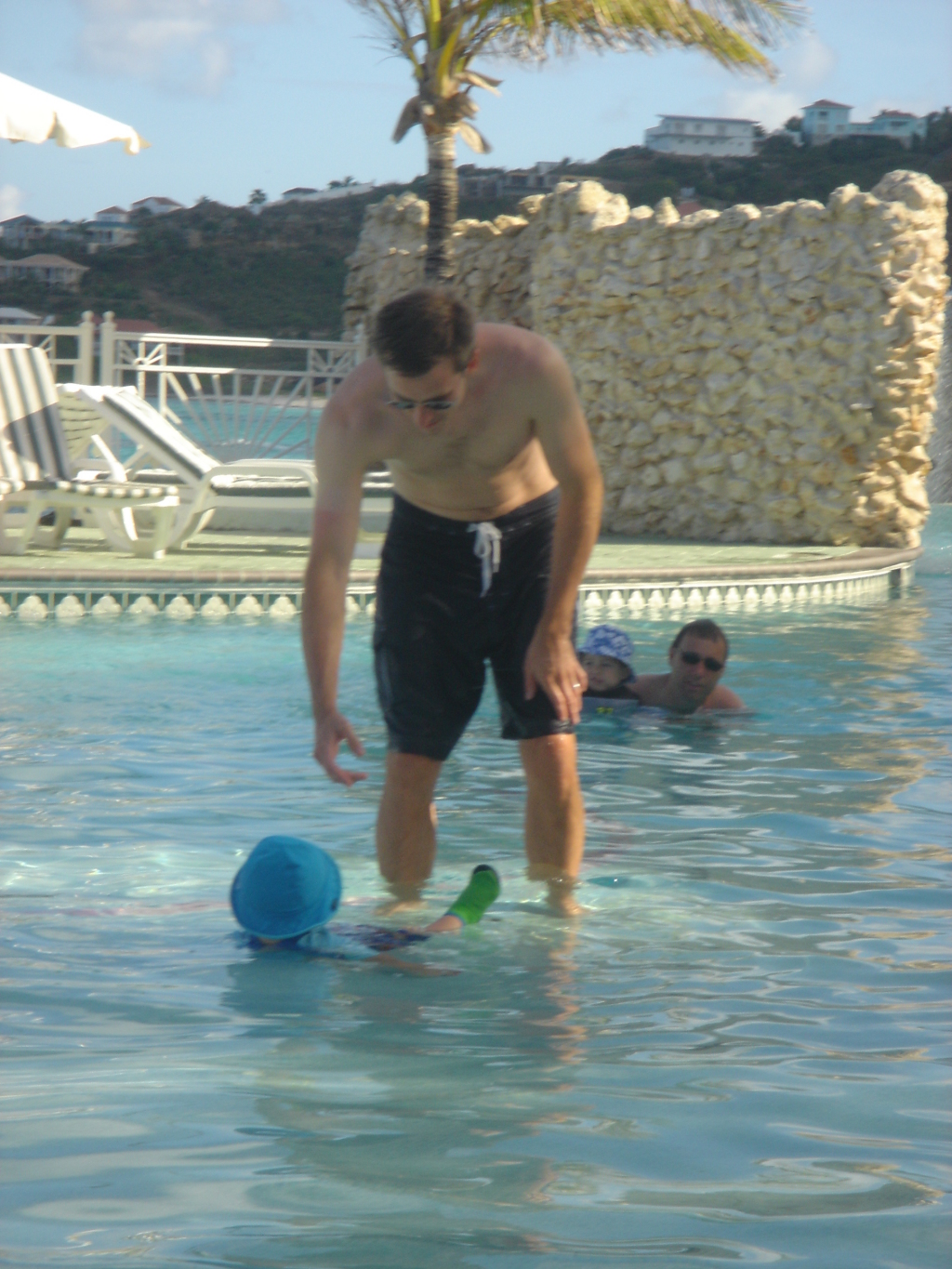 2006/05(May)/02(StMaarten)/1024x768_2006-05-26-20-Pool.jpg