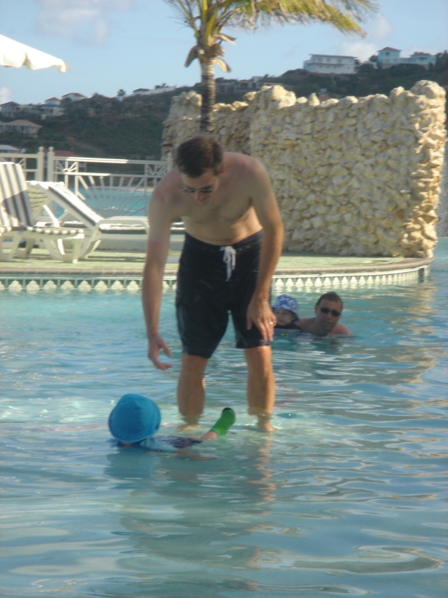 2006/05(May)/02(StMaarten)/640x480_2006-05-26-20-Pool.jpg