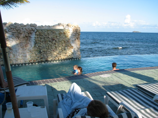 2006-05-26-31-Pool.jpg