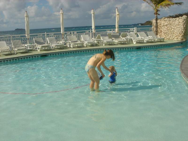 2006/05(May)/02(StMaarten)/800x600_2006-05-21-05-Pool.jpg