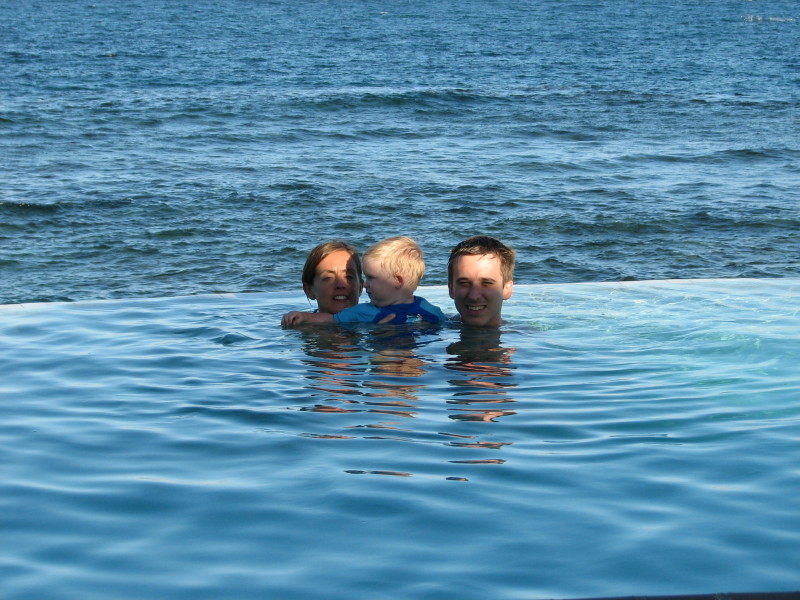 2006/05(May)/02(StMaarten)/800x600_2006-05-26-26-Pool.jpg