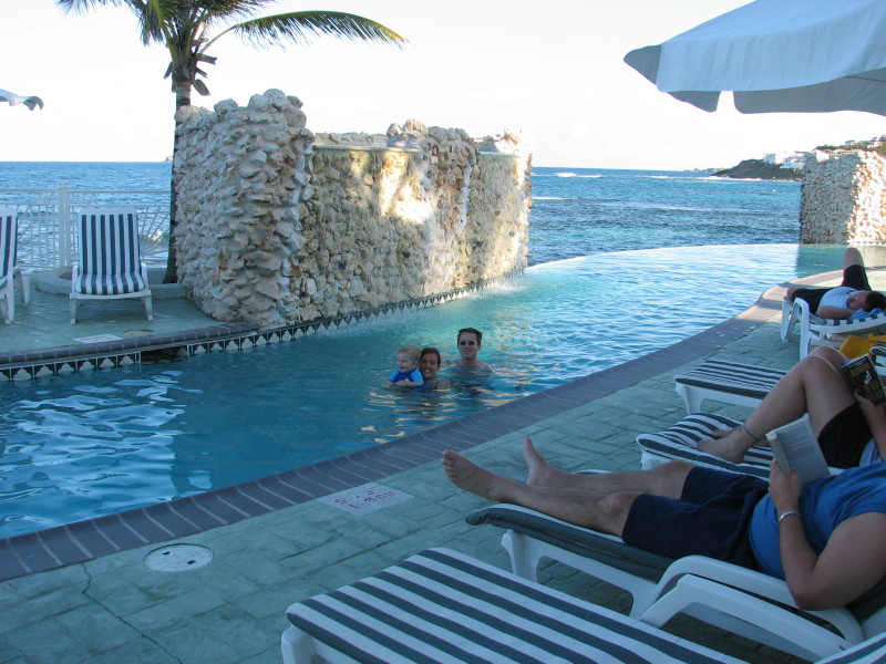 2006/05(May)/02(StMaarten)/800x600_2006-05-26-33-Pool.jpg