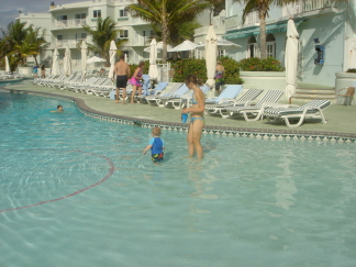 2006-05-21-04-Pool.jpg
