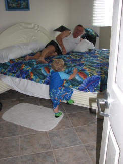 2006-05-26-13-Ian-Papa-Fun.jpg