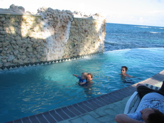 2006-05-26-32-Pool.jpg