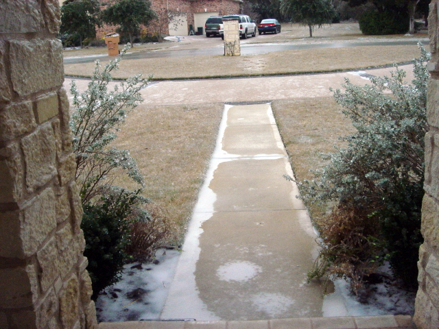 2007/01(Jan)/01(Ice)/640x480_2007-01-17-02-IceStorm-6607-Conifer.JPG