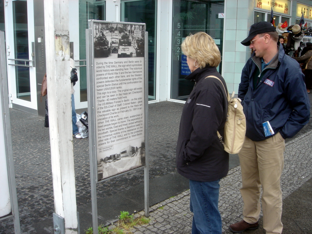 2007/04(April-May-Germany-Italy-Scotland)/03(Berlin-DayTrip)/1024x768_2007-05-07-41-Berlin-Day-Trip.JPG