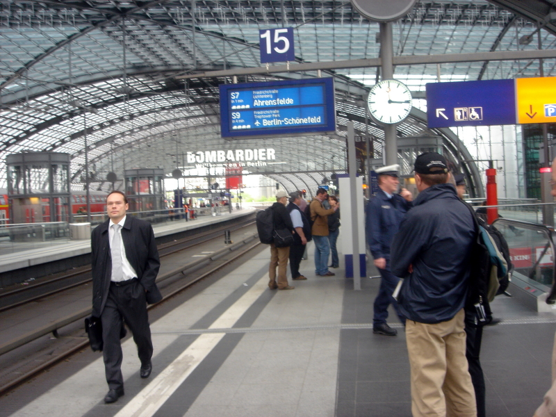 2007/04(April-May-Germany-Italy-Scotland)/03(Berlin-DayTrip)/800x600_2007-05-07-37-Berlin-Day-Trip.JPG