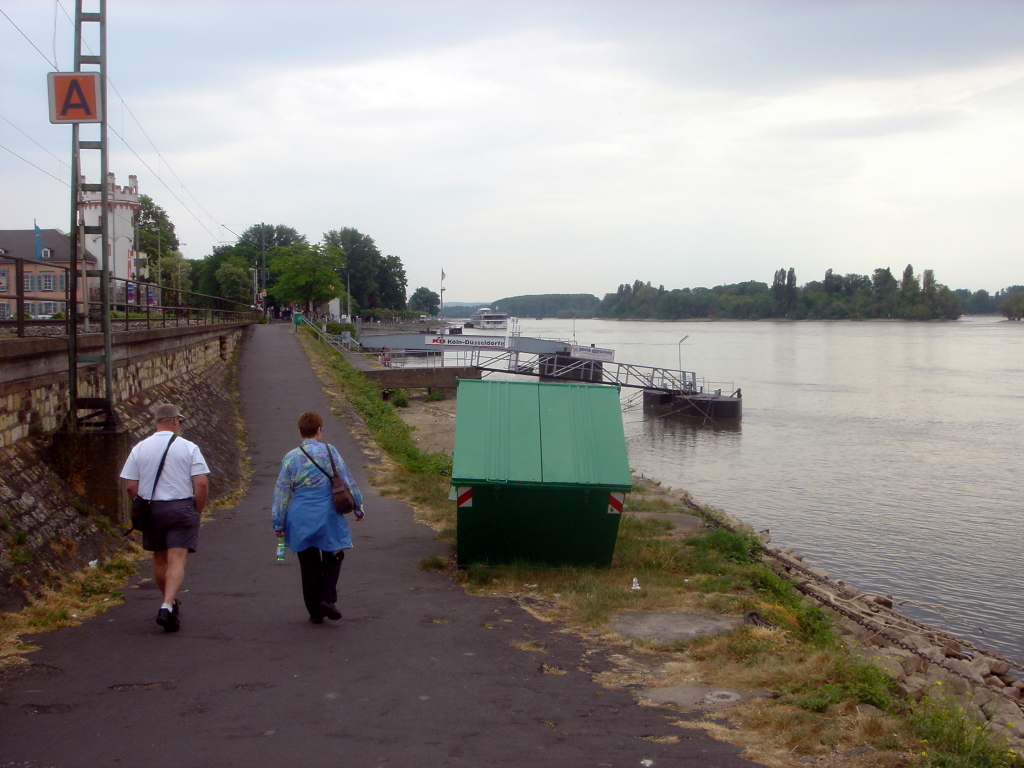 2007/04(April-May-Germany-Italy-Scotland)/06(Rudesheim)/1024x768_2007-05-05-16.JPG