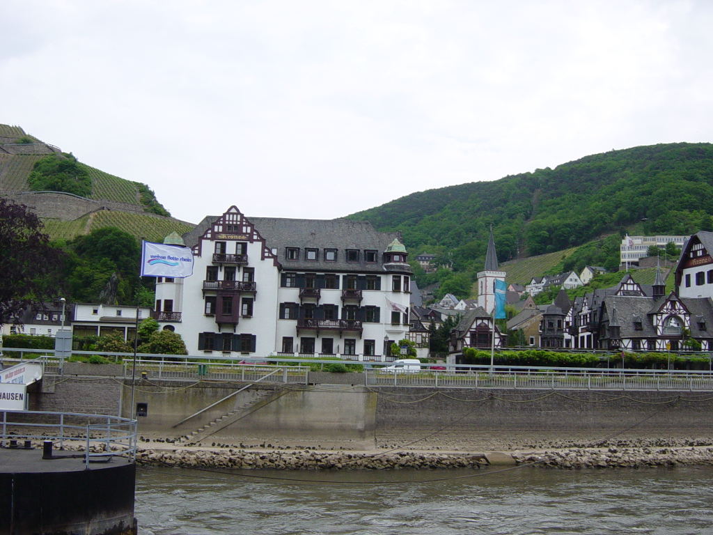 2007/04(April-May-Germany-Italy-Scotland)/06(Rudesheim)/1024x768_2007-05-05-36-Assmannshausen.JPG