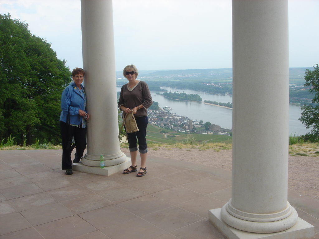 2007/04(April-May-Germany-Italy-Scotland)/06(Rudesheim)/1024x768_2007-05-05-74.JPG