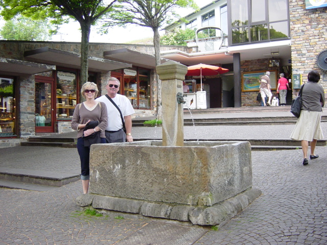 2007/04(April-May-Germany-Italy-Scotland)/06(Rudesheim)/640x480_2007-05-05-03.JPG