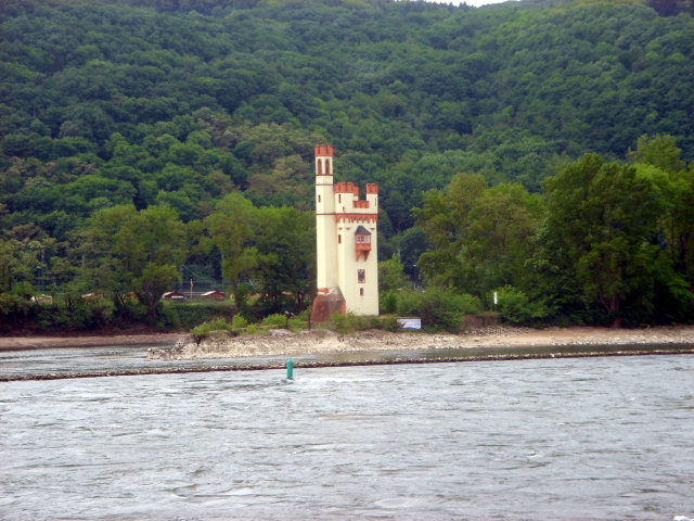 2007/04(April-May-Germany-Italy-Scotland)/06(Rudesheim)/640x480_2007-05-05-29-Mouse-Tower.JPG