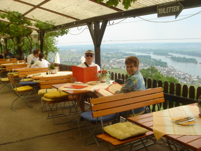 2007/04(April-May-Germany-Italy-Scotland)/06(Rudesheim)/640x480_2007-05-05-69.JPG