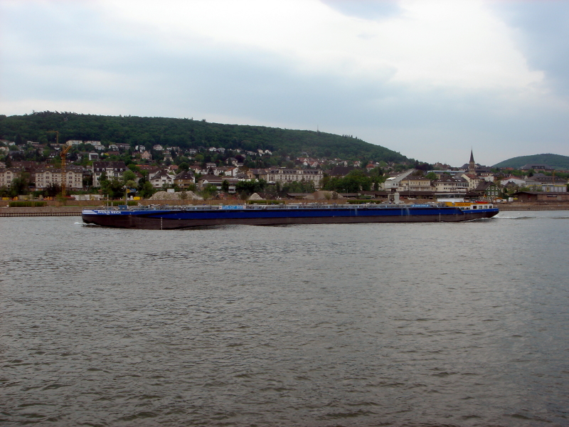 2007/04(April-May-Germany-Italy-Scotland)/06(Rudesheim)/800x600_2007-05-05-23.JPG