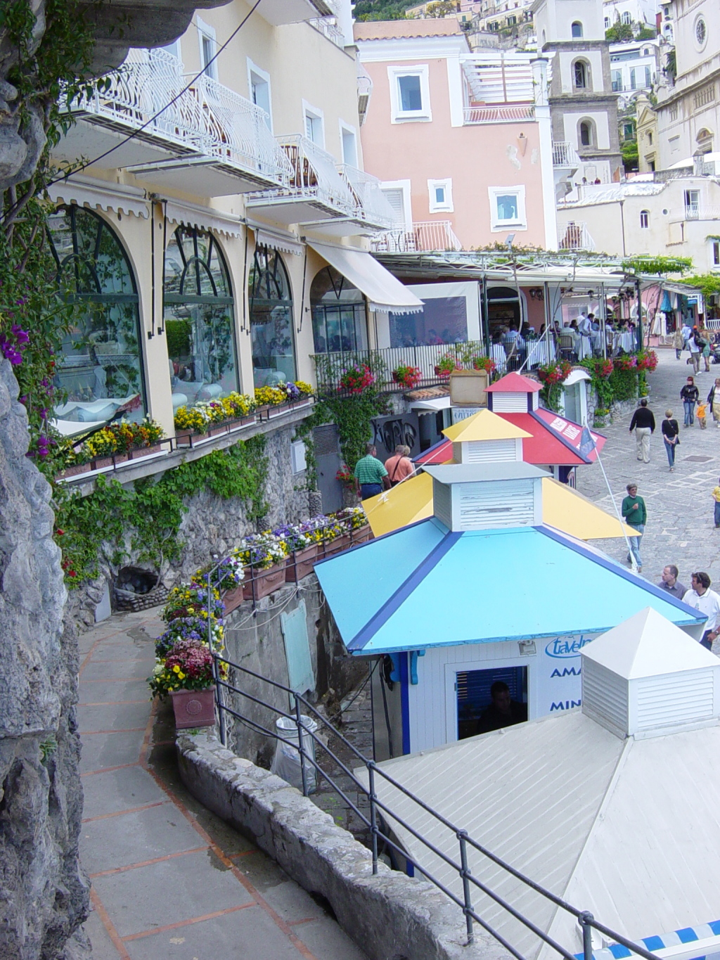 2007/04(April-May-Germany-Italy-Scotland)/07(Italy-Positano-Amalfi-Coast)/1024x768_2007-05-01-32-Exploring-1st-day.JPG