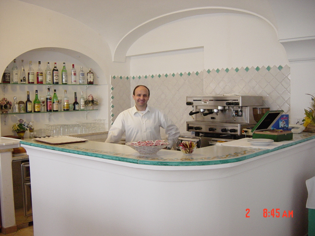 2007-05-02-05-Breakfast-in-Vitoria-Hotel.JPG