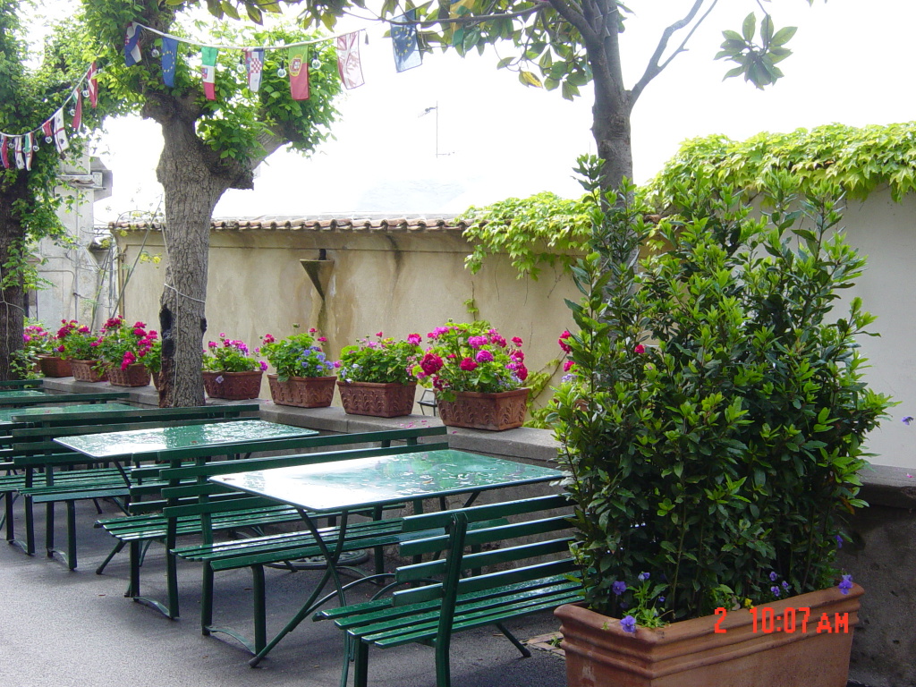 2007/04(April-May-Germany-Italy-Scotland)/07(Italy-Positano-Amalfi-Coast)/1024x768_2007-05-02-15-Second-day-Exploring.JPG