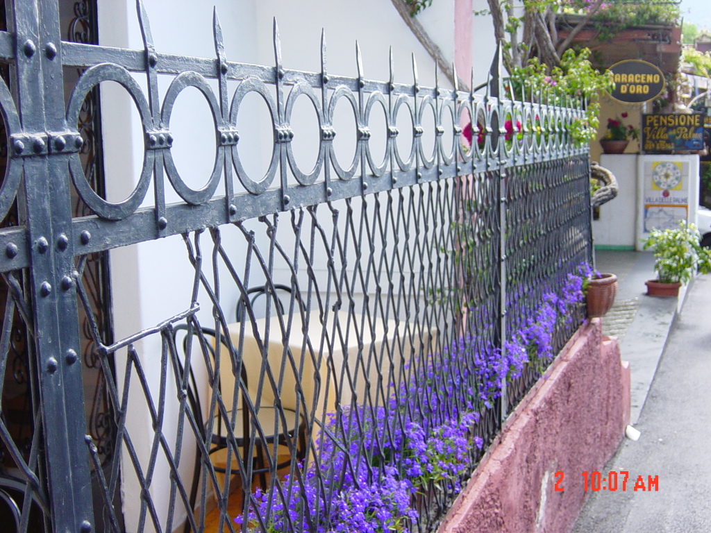 2007/04(April-May-Germany-Italy-Scotland)/07(Italy-Positano-Amalfi-Coast)/1024x768_2007-05-02-16-Second-day-Exploring.JPG