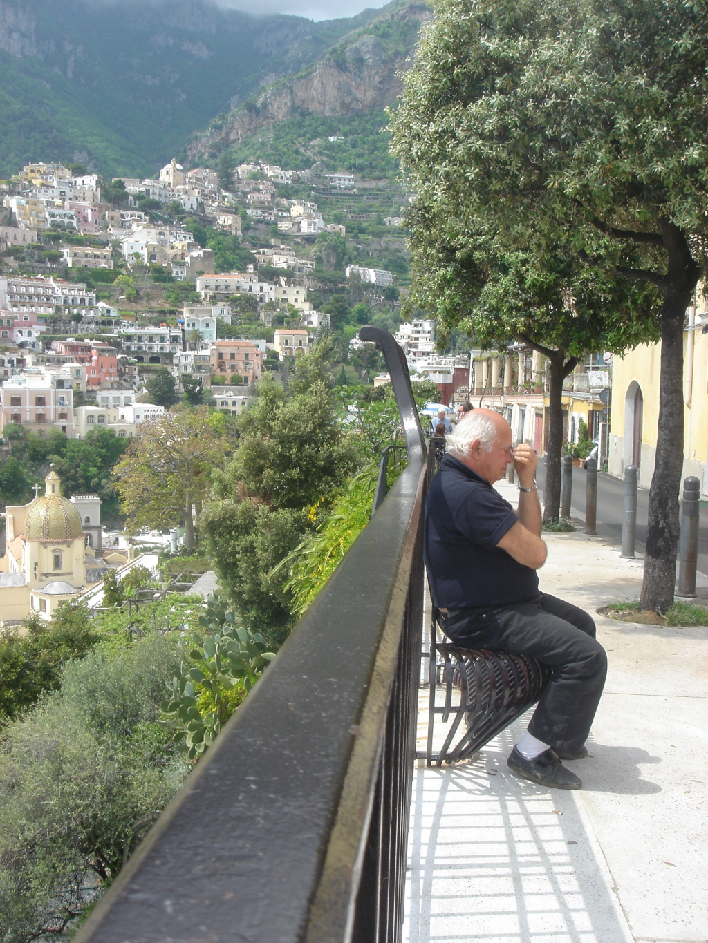 2007/04(April-May-Germany-Italy-Scotland)/07(Italy-Positano-Amalfi-Coast)/1024x768_2007-05-02-47-Second-day-Exploring.JPG