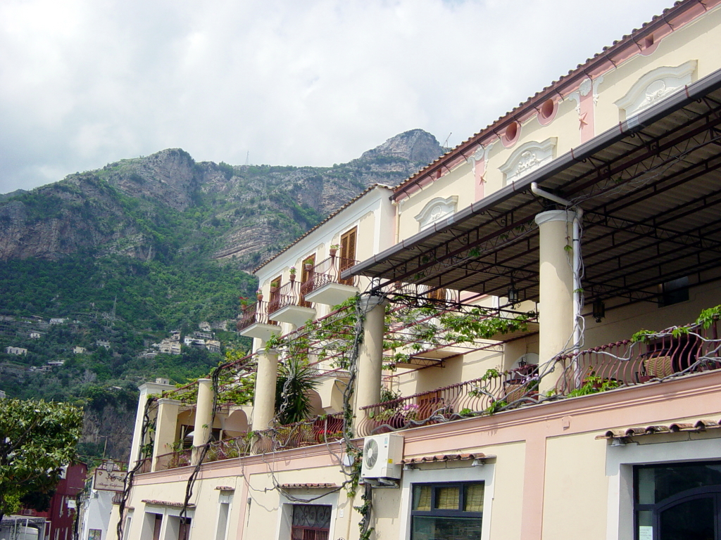 2007/04(April-May-Germany-Italy-Scotland)/07(Italy-Positano-Amalfi-Coast)/1024x768_2007-05-02-49-Second-day-Exploring.JPG