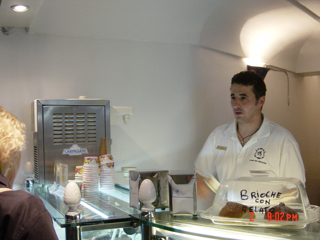 2007/04(April-May-Germany-Italy-Scotland)/07(Italy-Positano-Amalfi-Coast)/1024x768_2007-05-02-73-Time-for-Gelato.JPG