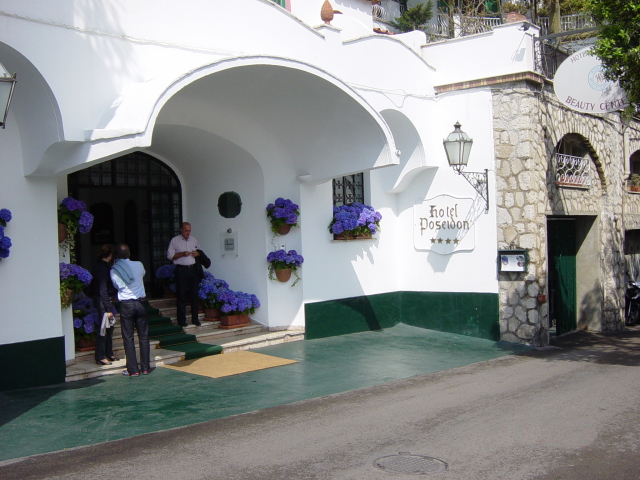 2007/04(April-May-Germany-Italy-Scotland)/07(Italy-Positano-Amalfi-Coast)/640x480_2007-05-02-28-Second-day-Exploring.JPG