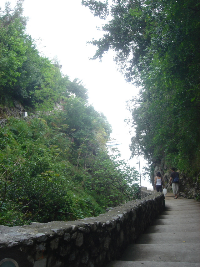2007/04(April-May-Germany-Italy-Scotland)/07(Italy-Positano-Amalfi-Coast)/640x480_2007-05-02-62-Second-day-Exploring.JPG