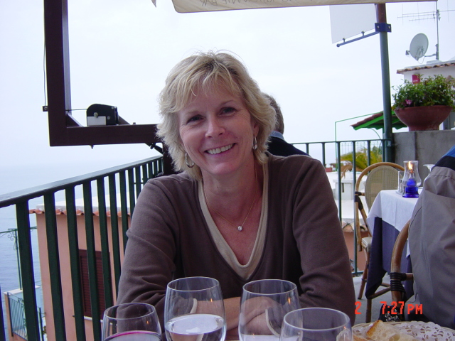 2007/04(April-May-Germany-Italy-Scotland)/07(Italy-Positano-Amalfi-Coast)/640x480_2007-05-02-69-Scenic-Dinner-Perrrrfect.JPG