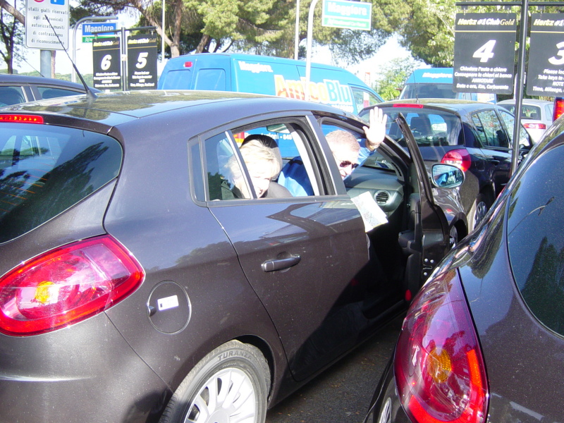 2007/04(April-May-Germany-Italy-Scotland)/07(Italy-Positano-Amalfi-Coast)/800x600_2007-05-01-04-Rome(CIA)-rental-car.JPG