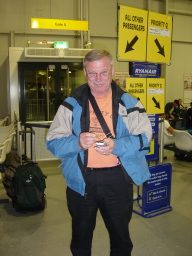 2007-05-01-01-Hahn-Germany-Airport-4am.JPG
