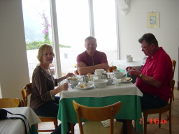2007-05-02-02-Breakfast-in-Vitoria-Hotel.JPG