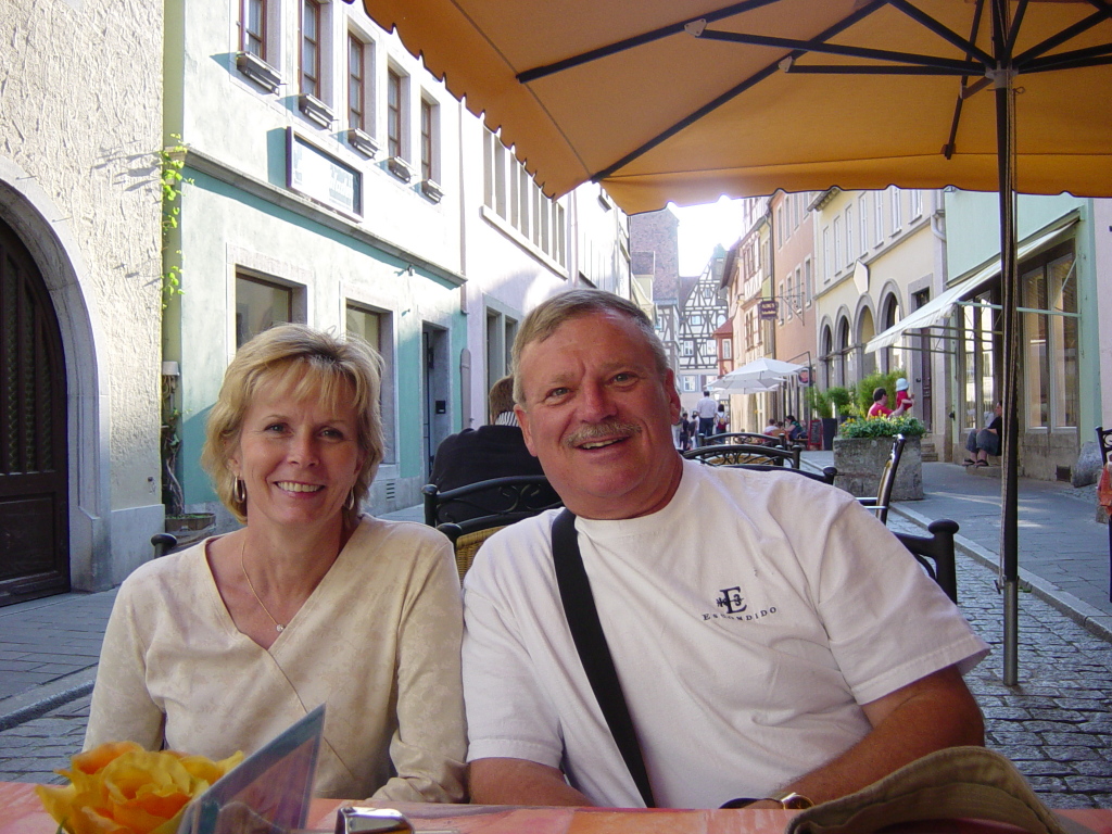 2007/04(April-May-Germany-Italy-Scotland)/08(Rothenburg)/1024x768_2007-04-29-19-BierGarten.JPG