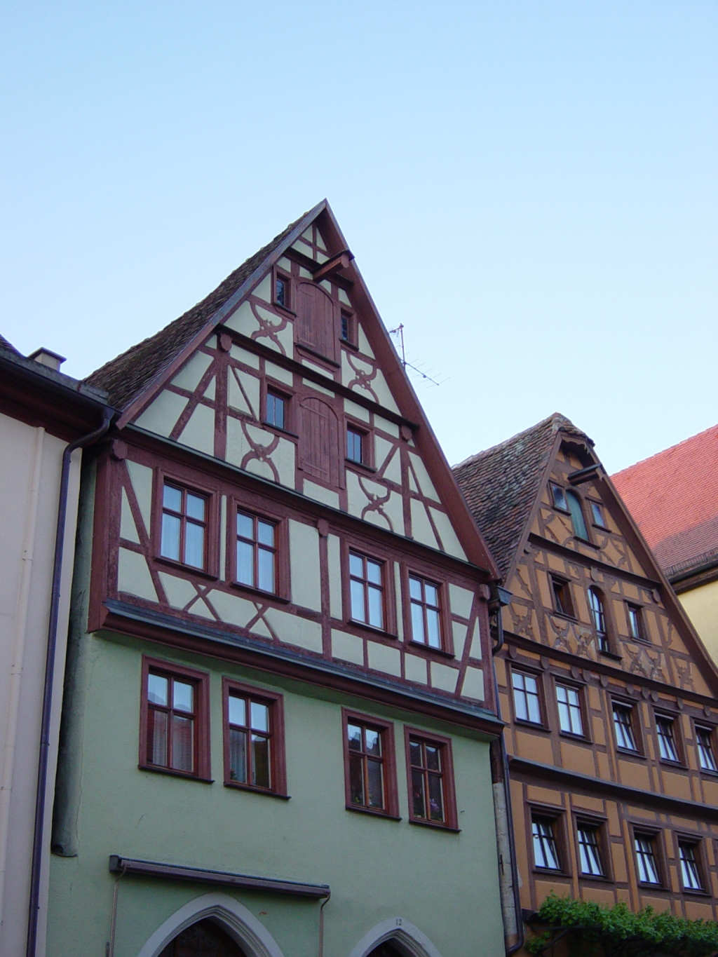2007/04(April-May-Germany-Italy-Scotland)/08(Rothenburg)/1024x768_2007-04-29-48-Street-sites.JPG