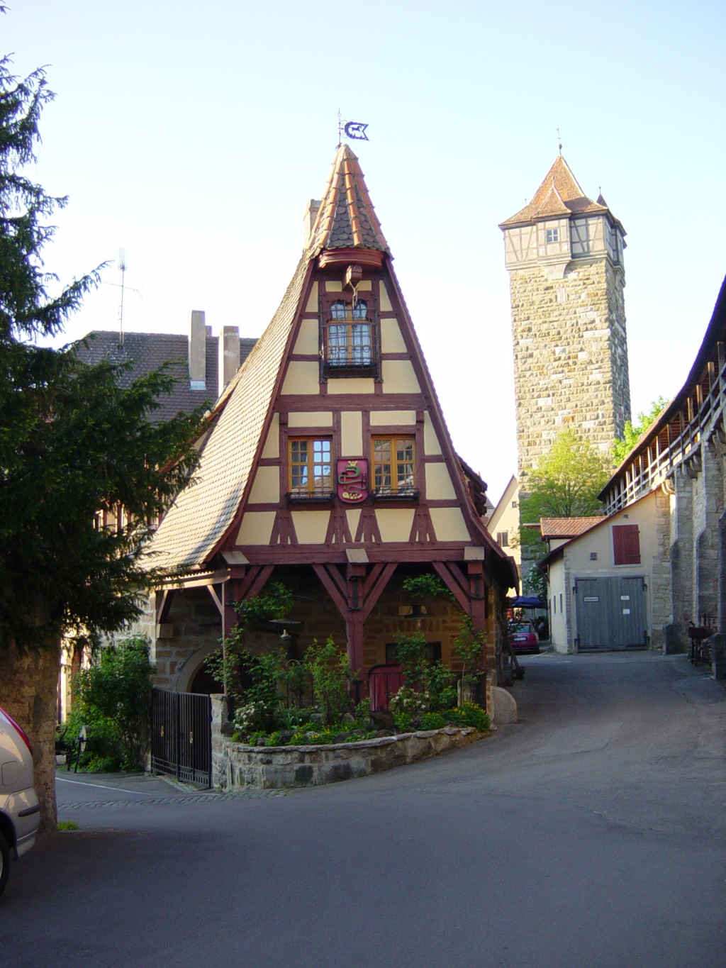 2007/04(April-May-Germany-Italy-Scotland)/08(Rothenburg)/1024x768_2007-04-29-49-Street-sites.JPG
