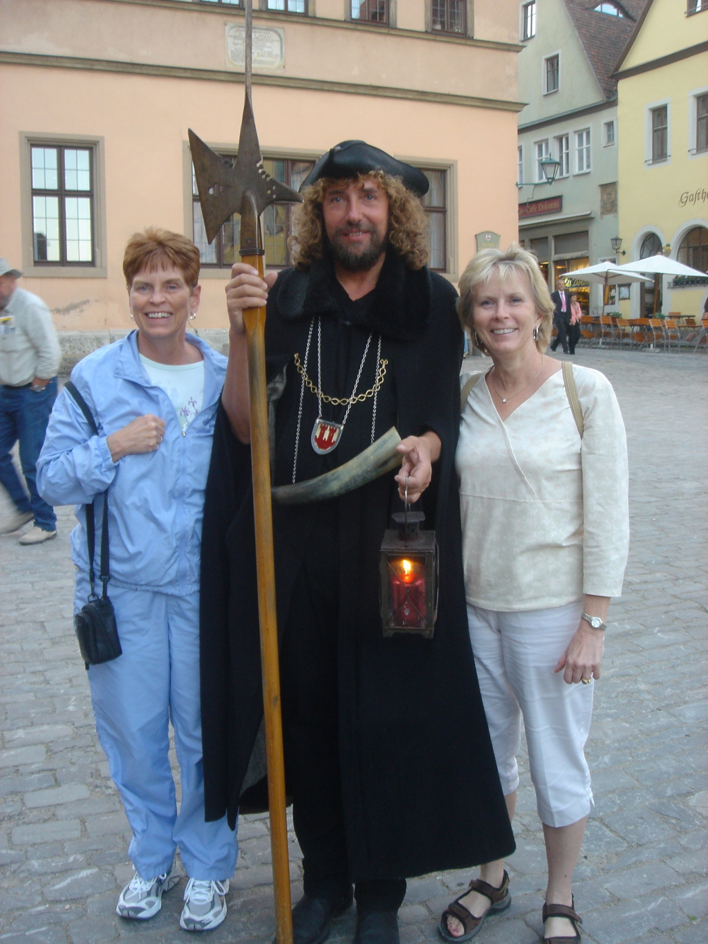 2007/04(April-May-Germany-Italy-Scotland)/08(Rothenburg)/1024x768_2007-04-29-57-Night-Watchman-Tour.JPG