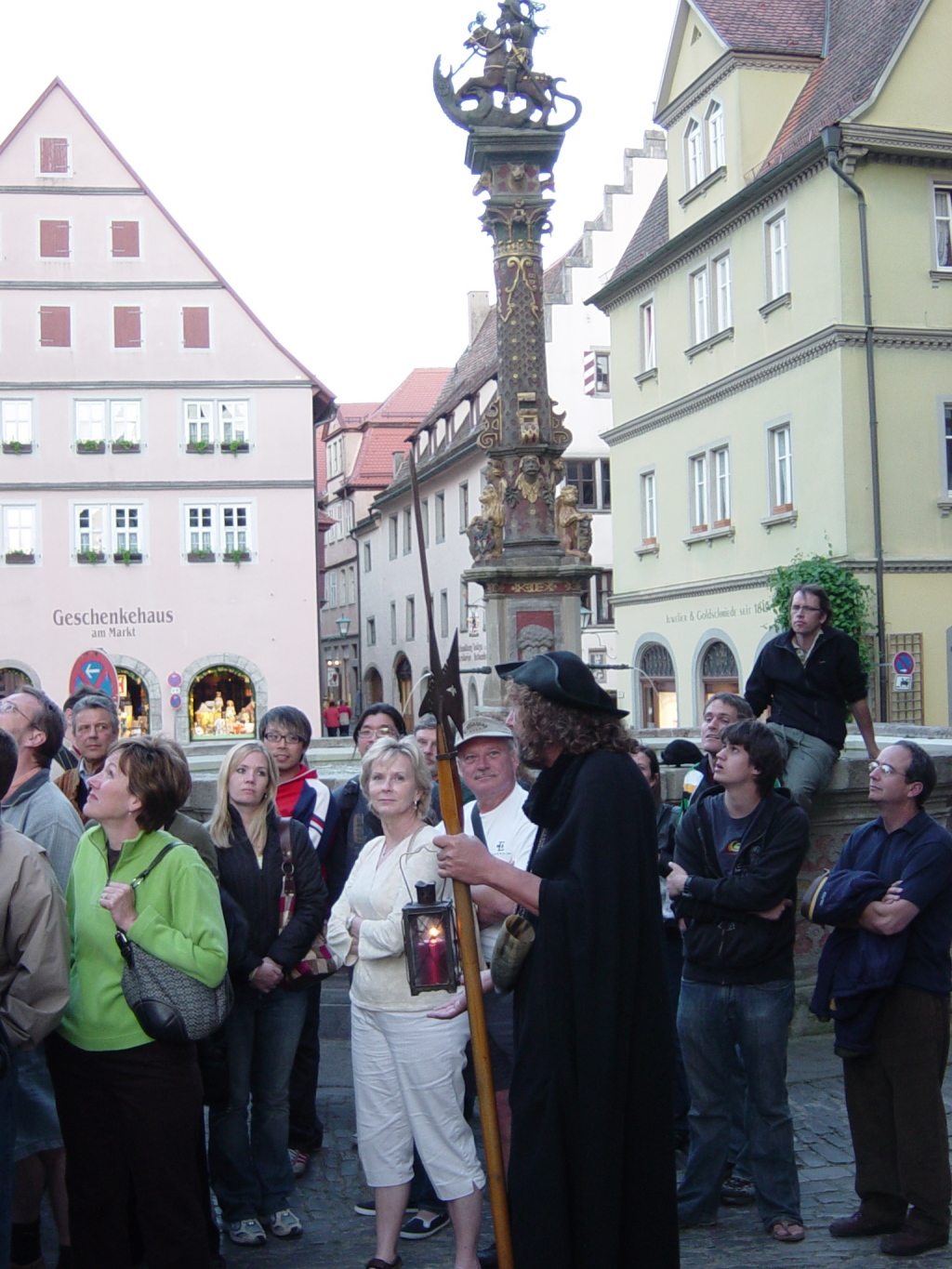 2007/04(April-May-Germany-Italy-Scotland)/08(Rothenburg)/1024x768_2007-04-29-61-Night-Watchman-Tour.JPG