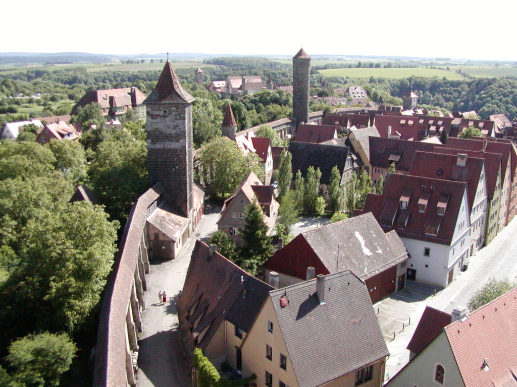 2007/04(April-May-Germany-Italy-Scotland)/08(Rothenburg)/1024x768_2007-04-29-63-Night-Watchman-Tour.JPG