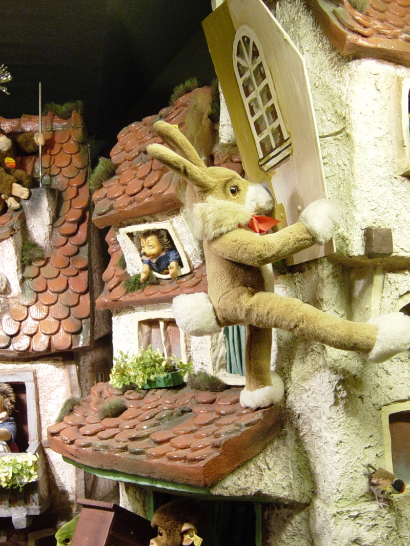 2007/04(April-May-Germany-Italy-Scotland)/08(Rothenburg)/800x600_2007-04-29-16-Wohlfarht-Christmas-Store.JPG