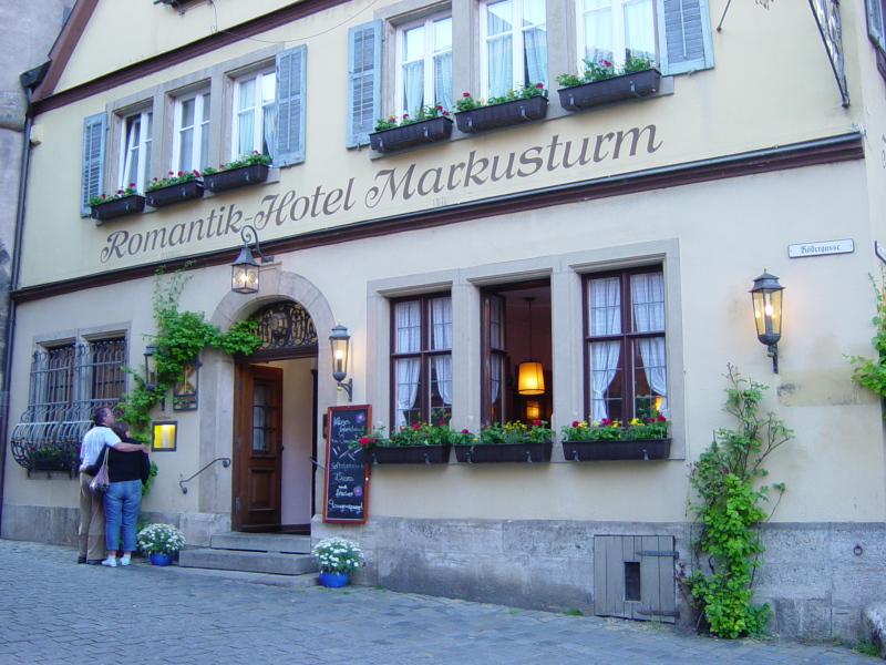 2007/04(April-May-Germany-Italy-Scotland)/08(Rothenburg)/800x600_2007-04-29-39-Street-sites.JPG