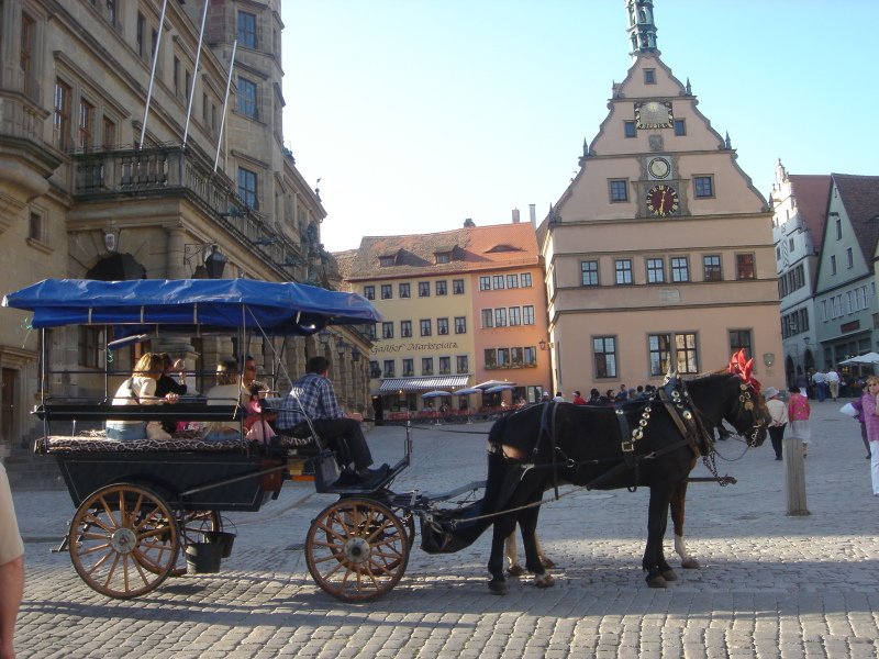 2007/04(April-May-Germany-Italy-Scotland)/08(Rothenburg)/800x600_2007-04-29-41-Street-sites.JPG