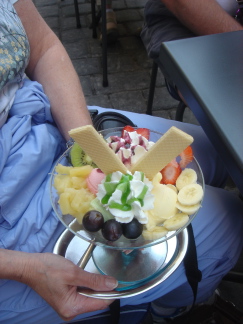 2007-04-29-08-IceCream.JPG
