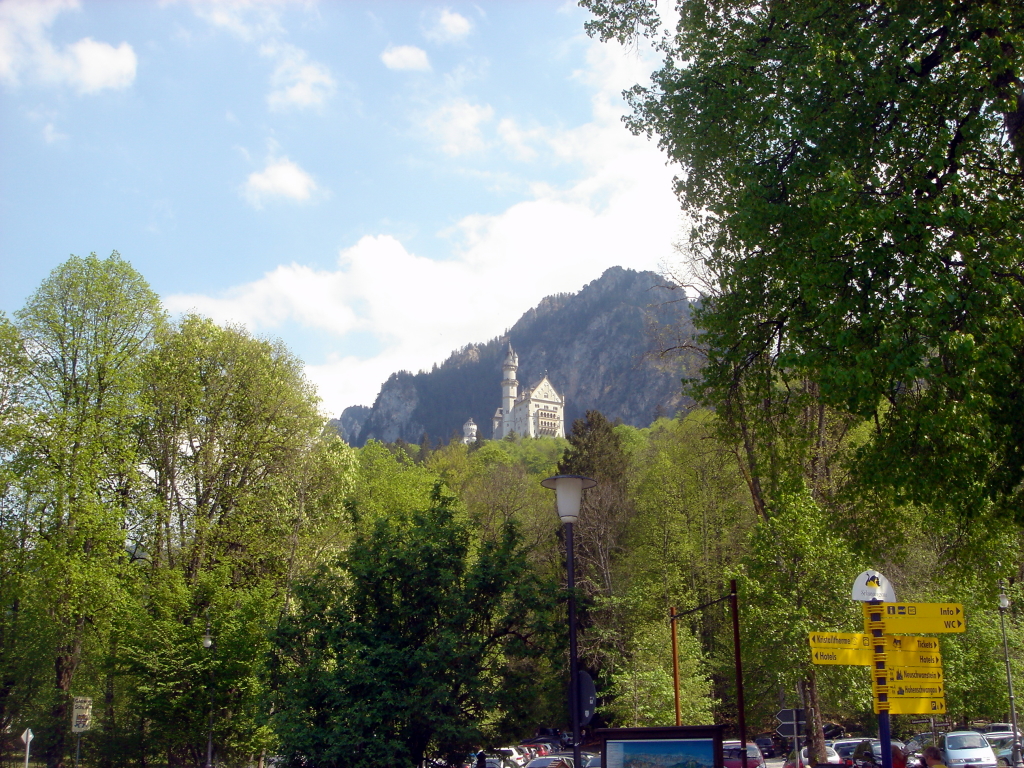 2007/04(April-May-Germany-Italy-Scotland)/10(Castle-Neuschwanstein-Bavaria)/1024x768_2007-04-28-26.JPG